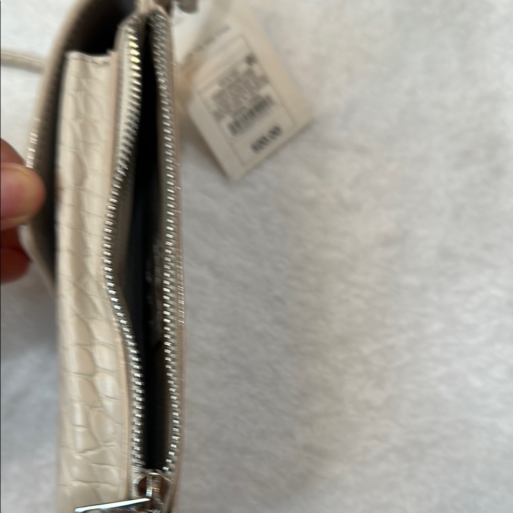 A New Day Cream Crossbody Bag with Elegant Style - Picture 4 of 11
